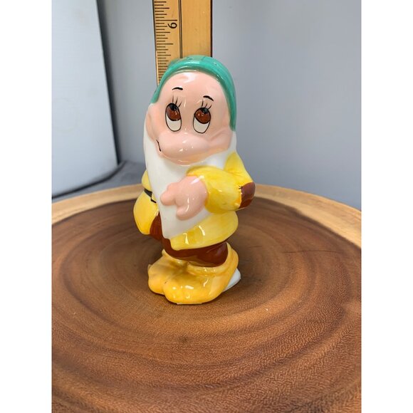 Vintage Treasure Craft Snow White Bashful Dwarf Salt & Pepper Shaker - Picture 7 of 10